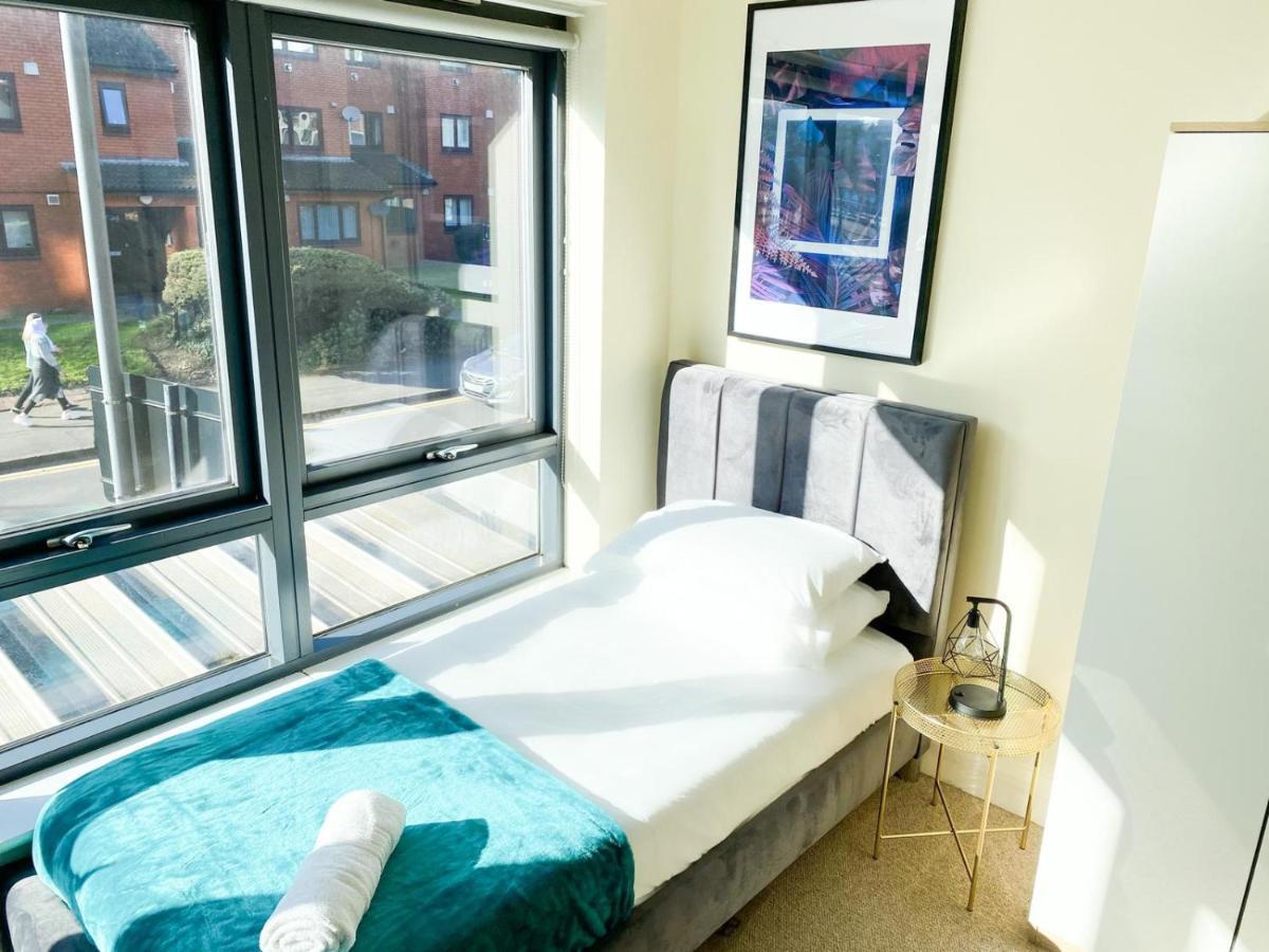 ברמינגהאם Tudors Esuites House City Centre Netflix מראה חיצוני תמונה