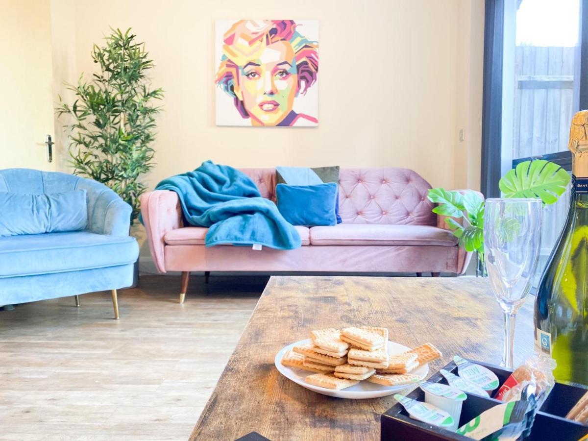 ברמינגהאם Tudors Esuites House City Centre Netflix מראה חיצוני תמונה
